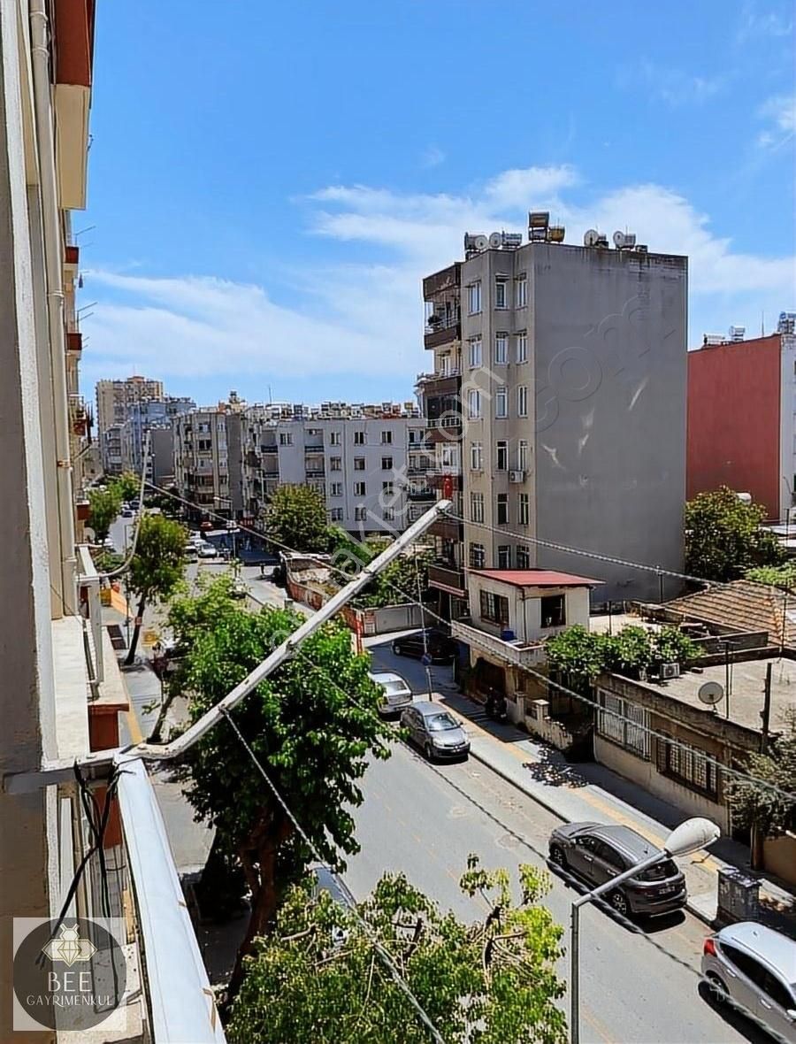 Akdeniz Barış Mahallesi'nde 3+1 Cadde Cepheli Merkezi Konumlu