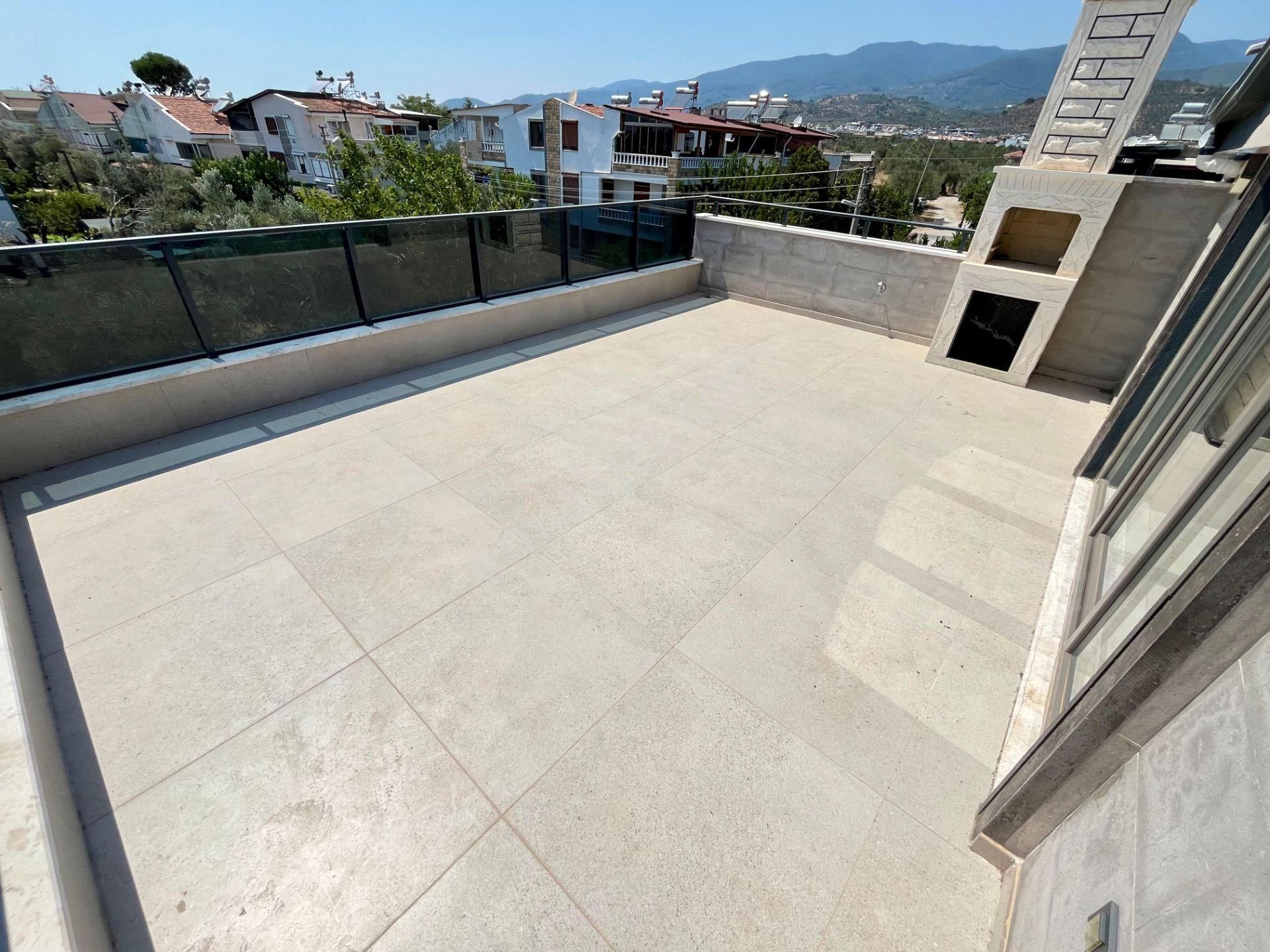 Akçay Sezgin Emlaktan Güre Sahilde Denize 300 Metre 3+1 Triplex Villa - Görsel 29