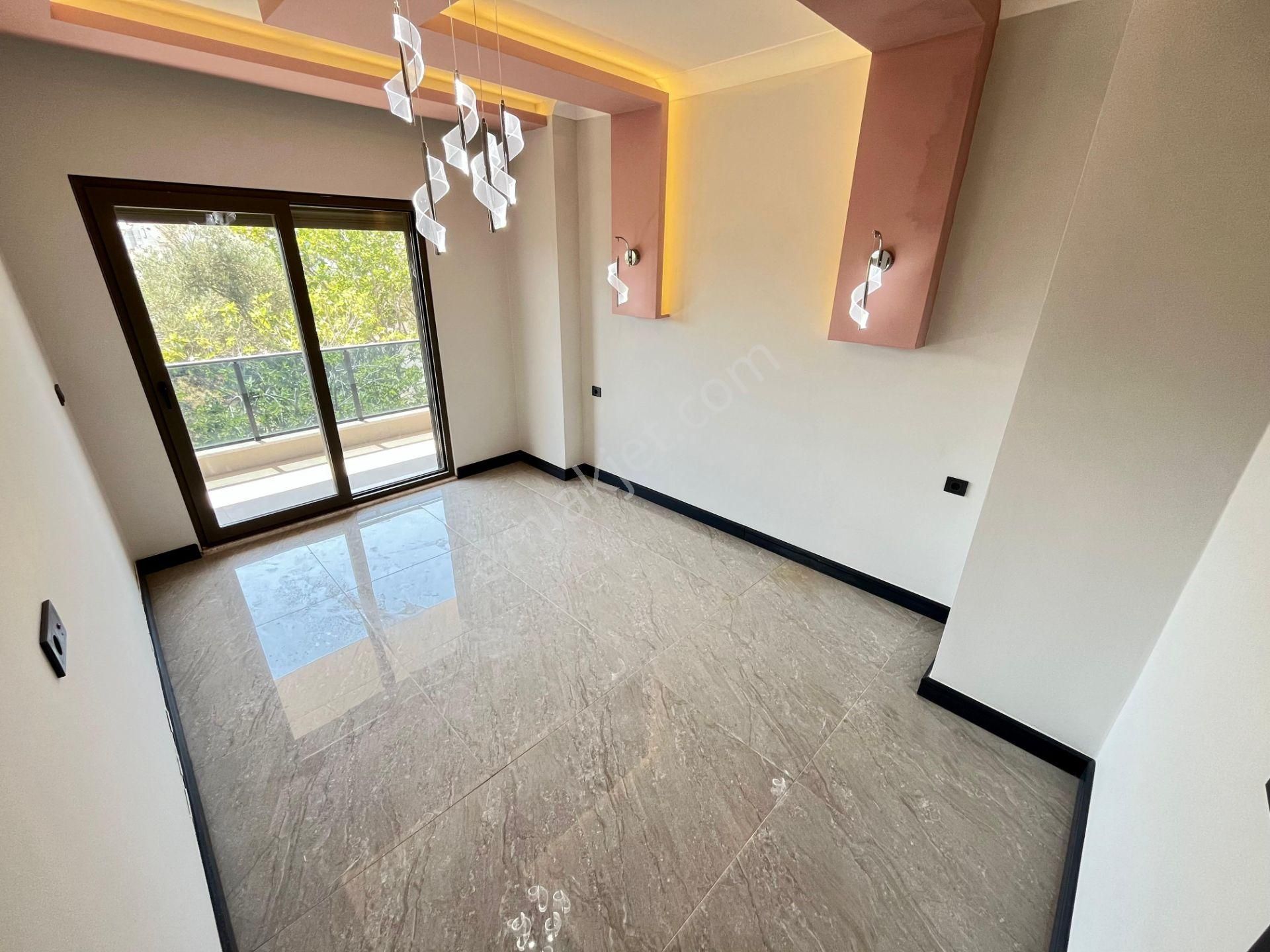 Akçay Sezgin Emlaktan Güre Sahilde Denize 300 Metre 3+1 Triplex Villa - Görsel 10