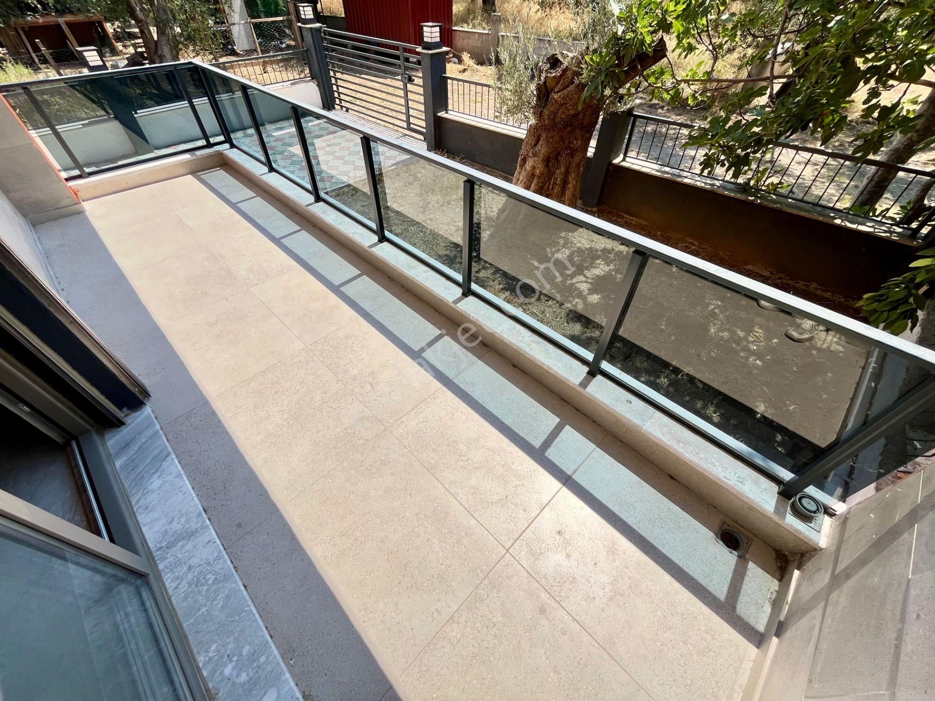 Akçay Sezgin Emlaktan Güre Sahilde Denize 300 Metre 3+1 Triplex Villa - Görsel 33