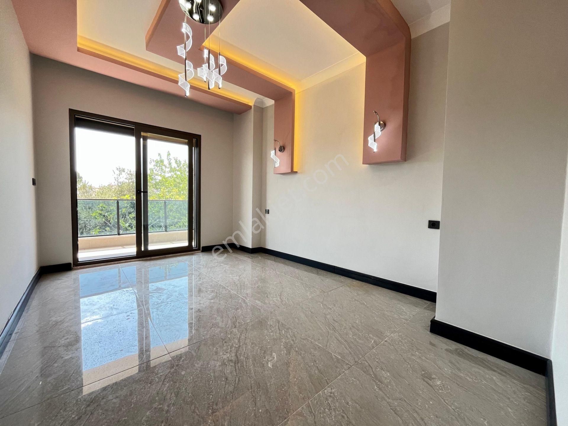 Akçay Sezgin Emlaktan Güre Sahilde Denize 300 Metre 3+1 Triplex Villa - Görsel 11