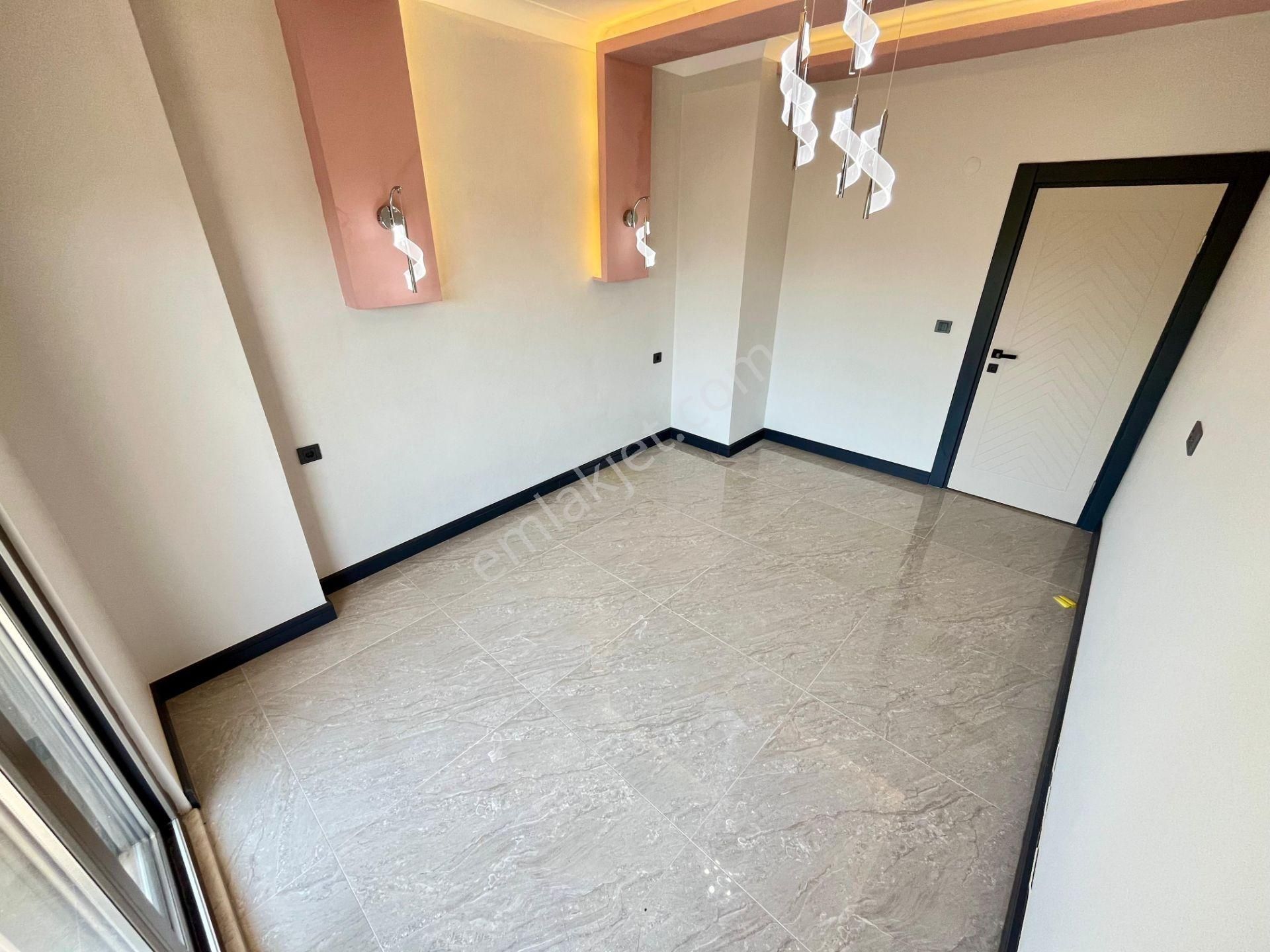 Akçay Sezgin Emlaktan Güre Sahilde Denize 300 Metre 3+1 Triplex Villa - Görsel 13