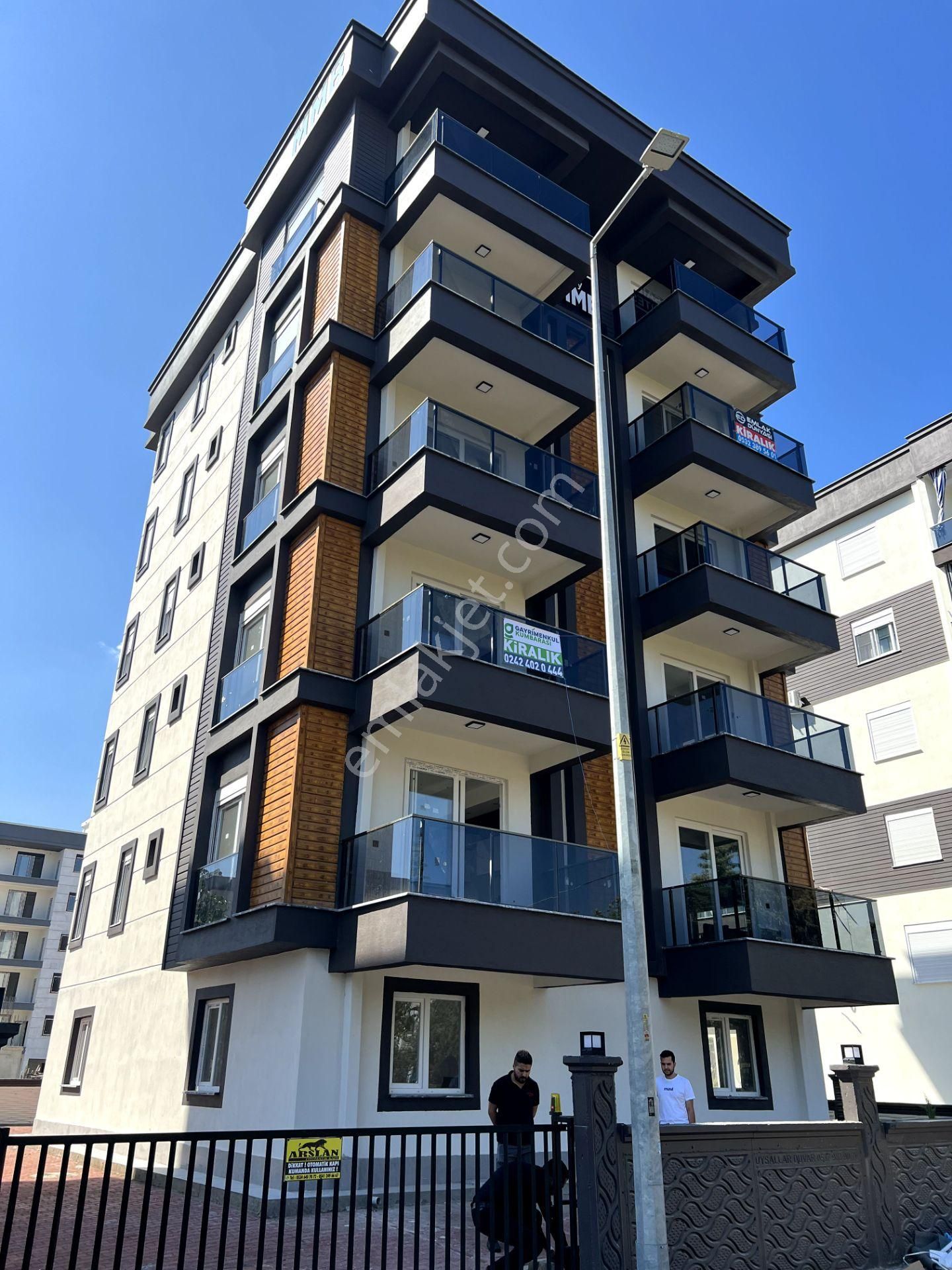 Antalya Finike Sahilde Deniz Manzaralı Büyük 1+1
