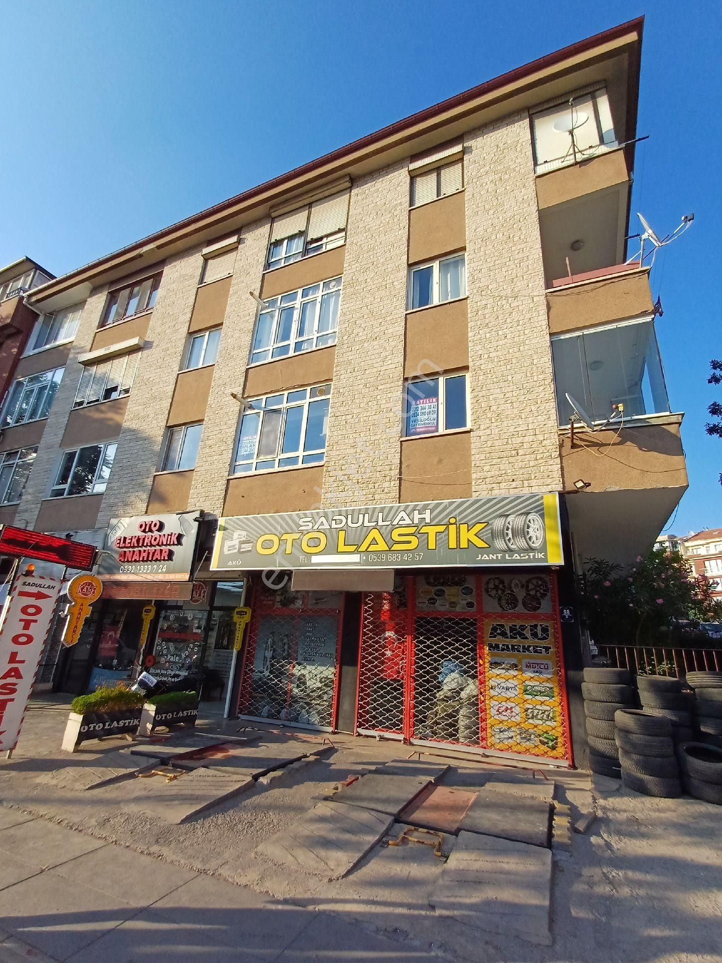 Yeşiloğlu Emlaktan Yenimahalle Merkezde Metro Yakınında, Katta , Bakımlı , Köşe Başında 3+1 Daire