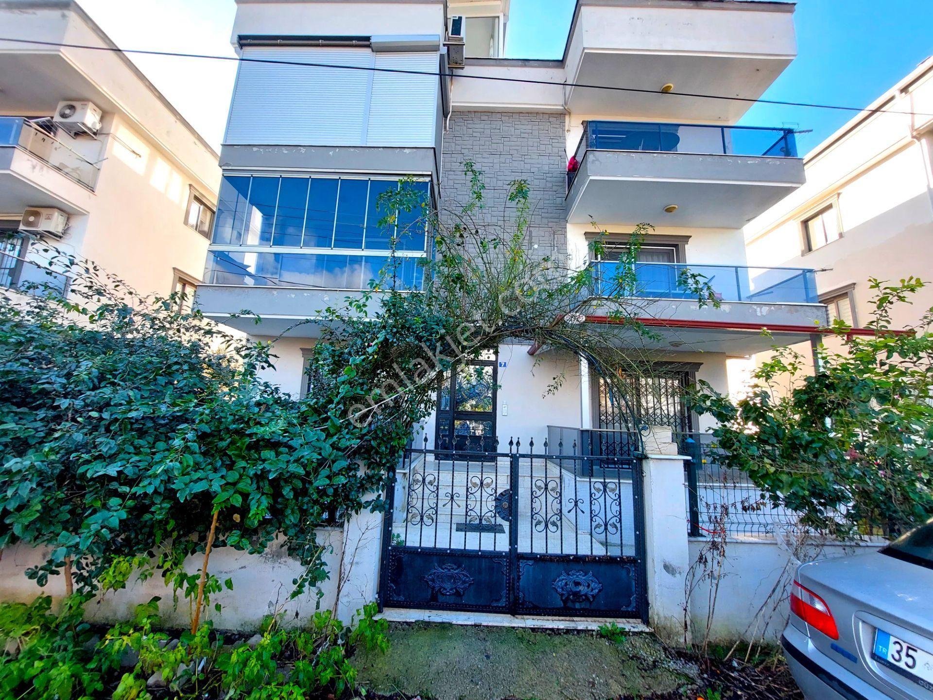 İzmir Seferihisar Ürkmez Merkeze Yakın Satılık Ara Kat Daire 2+1