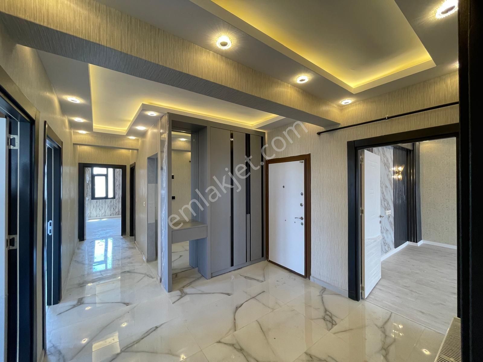 Karaköprü Güzelşehirde Satılık Lüx Kombi Hariç Full Daire