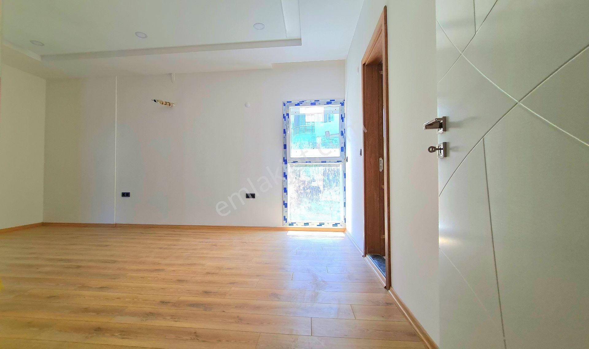 Kuşadası Merkez'de Sıfır Daire 3+1 Doğalgazlı Önü Açık 145 M2 Net Arakat Çok Geniş Daire - Görsel 14