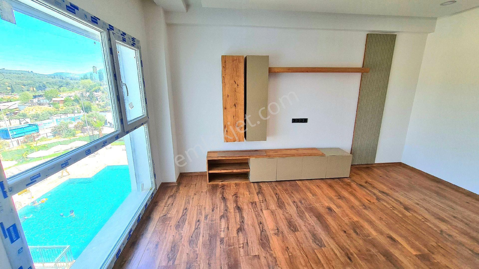 Kuşadası Merkez'de Sıfır Daire 3+1 Doğalgazlı Önü Açık 145 M2 Net Arakat Çok Geniş Daire - Görsel 21