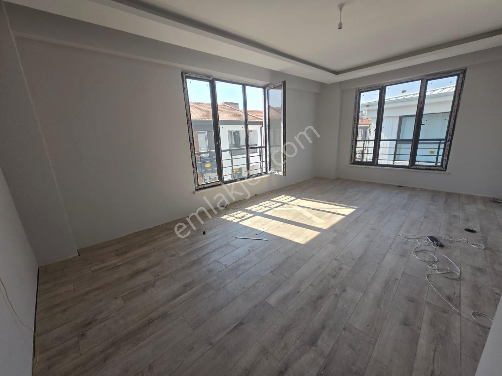 Esentepe Mh. Eğitimciler Caddesi Yakını Özel Garajlı 2+1/ Hys-68