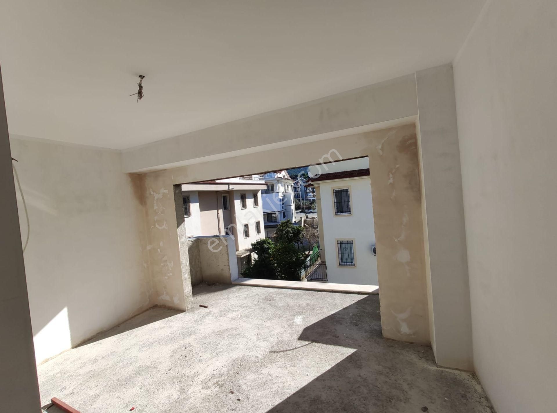 Stop'tan Patlangıçta Asansörlü 3+1 Daire