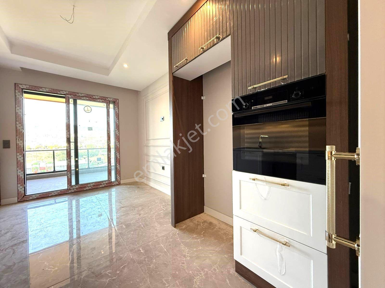 Edremit Cennetayağı'nda Havuz Manzaralı 4+1 Ultra Lüks Daire - Görsel 32