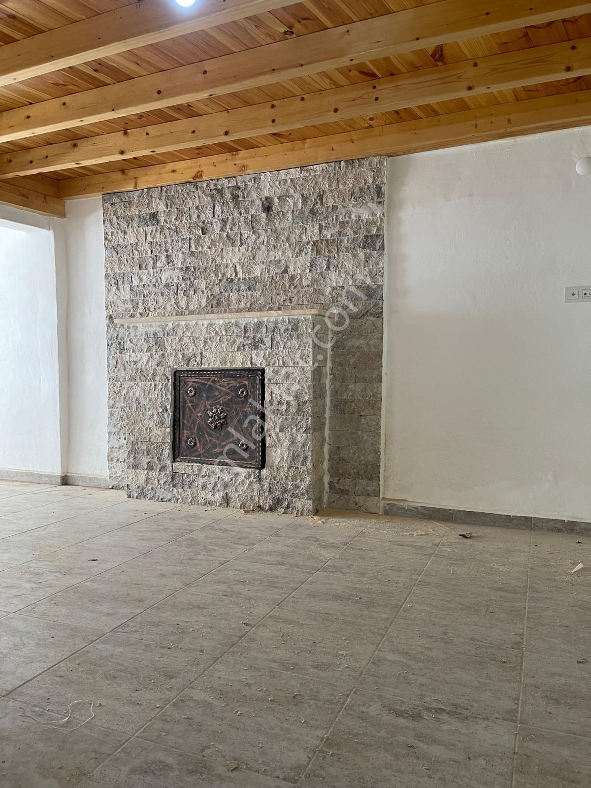 Ayvada'dan Ayvalık Merkez'de Deniz Manzaralı Ve Avlulu 2 Katlı Taş Evi - Görsel 9