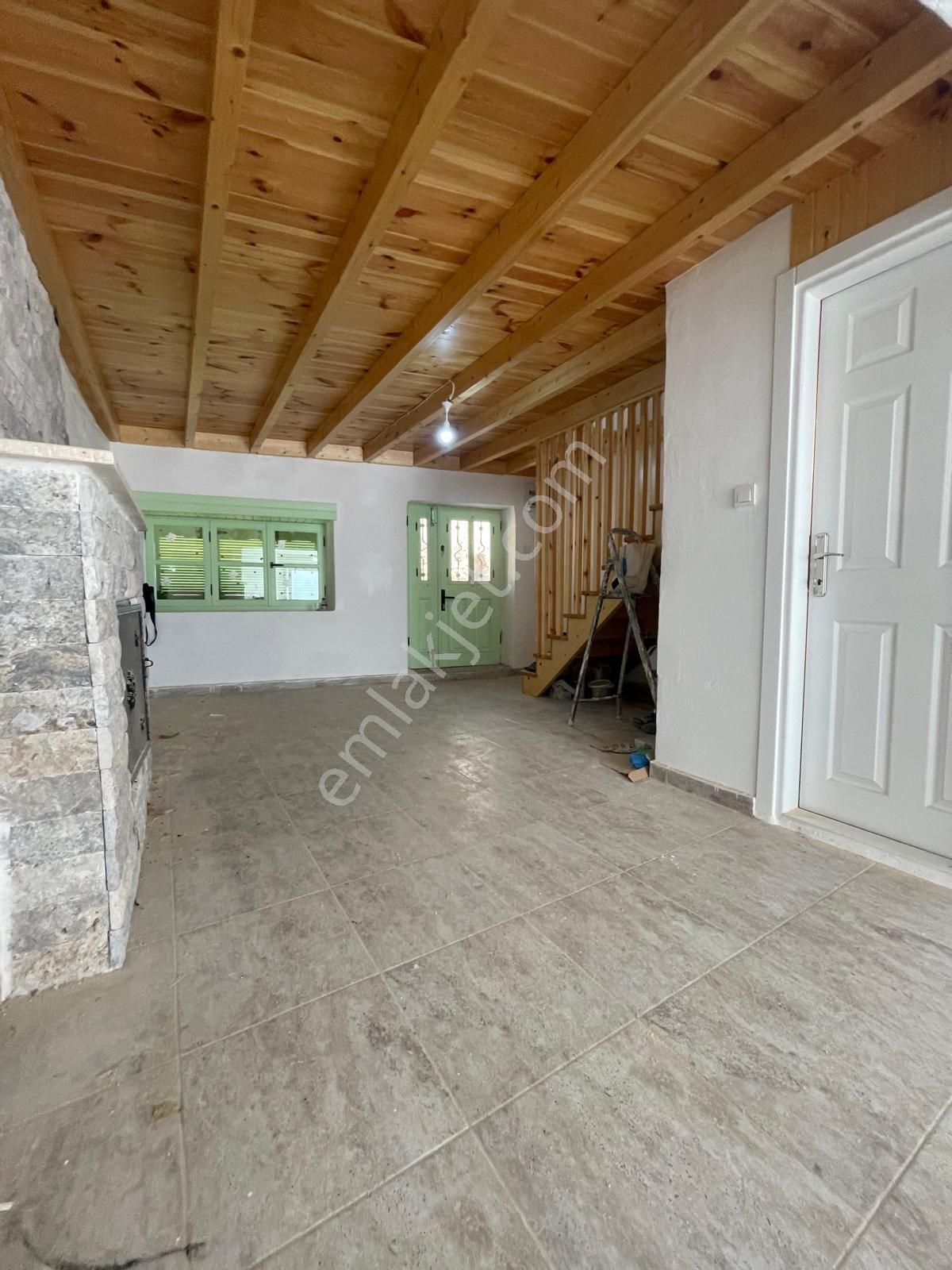 Ayvada'dan Ayvalık Merkez'de Deniz Manzaralı Ve Avlulu 2 Katlı Taş Evi - Görsel 8