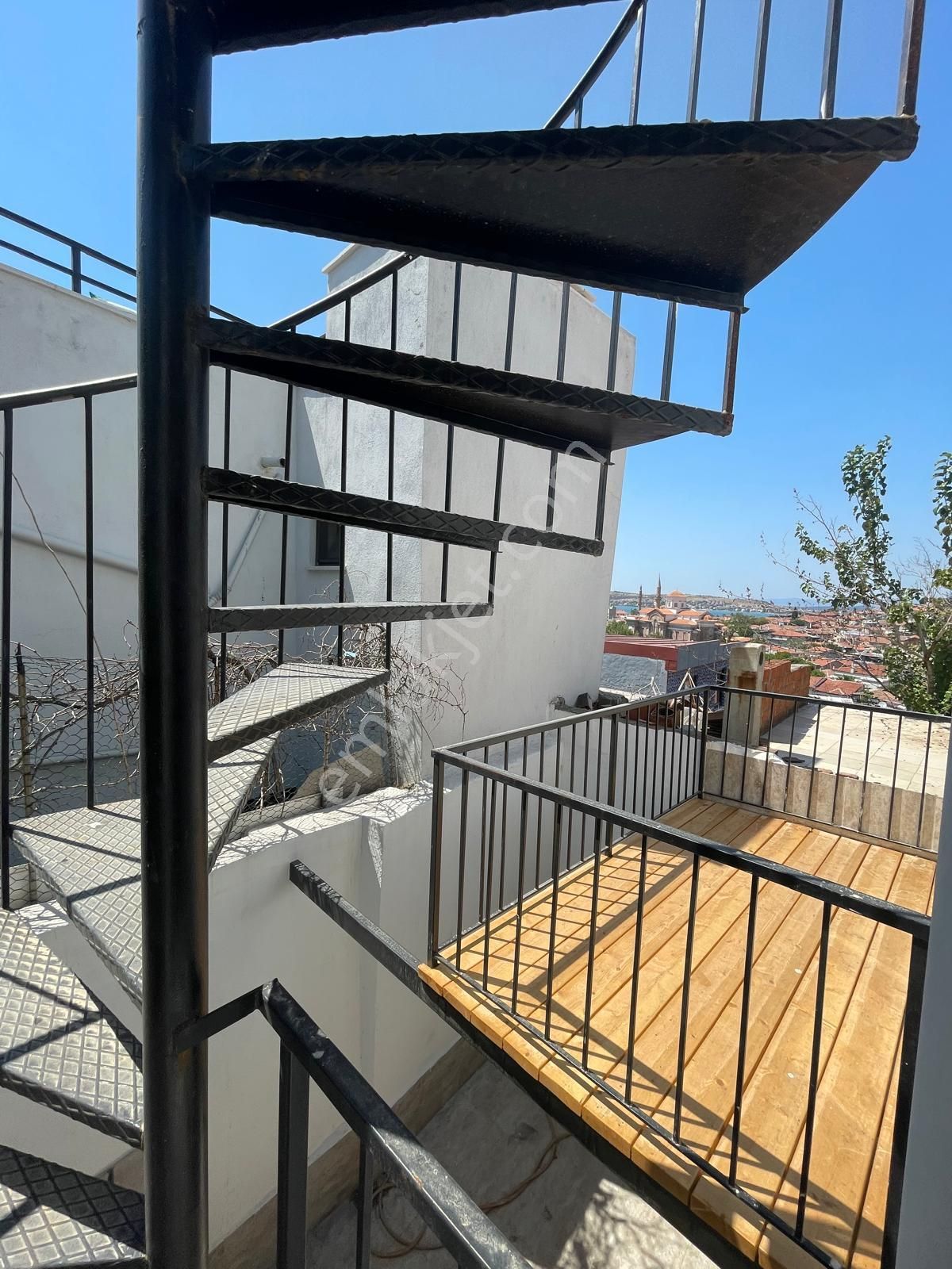 Ayvada'dan Ayvalık Merkez'de Deniz Manzaralı Ve Avlulu 2 Katlı Taş Evi - Görsel 31