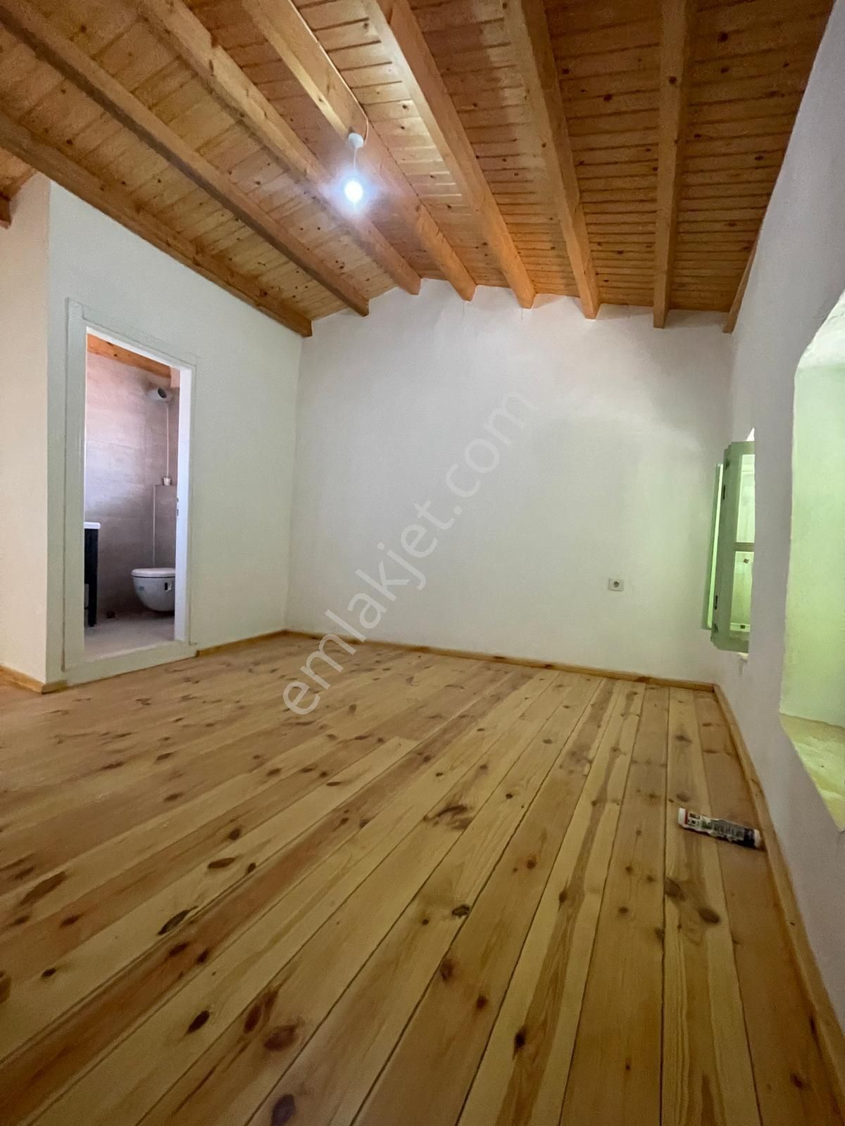 Ayvada'dan Ayvalık Merkez'de Deniz Manzaralı Ve Avlulu 2 Katlı Taş Evi - Görsel 23