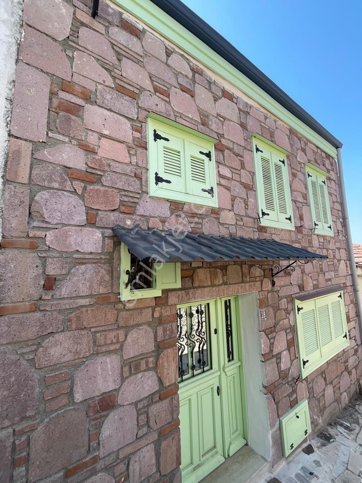 Ayvada'dan Ayvalık Merkez'de Deniz Manzaralı Ve Avlulu 2 Katlı Taş Evi - Görsel 2