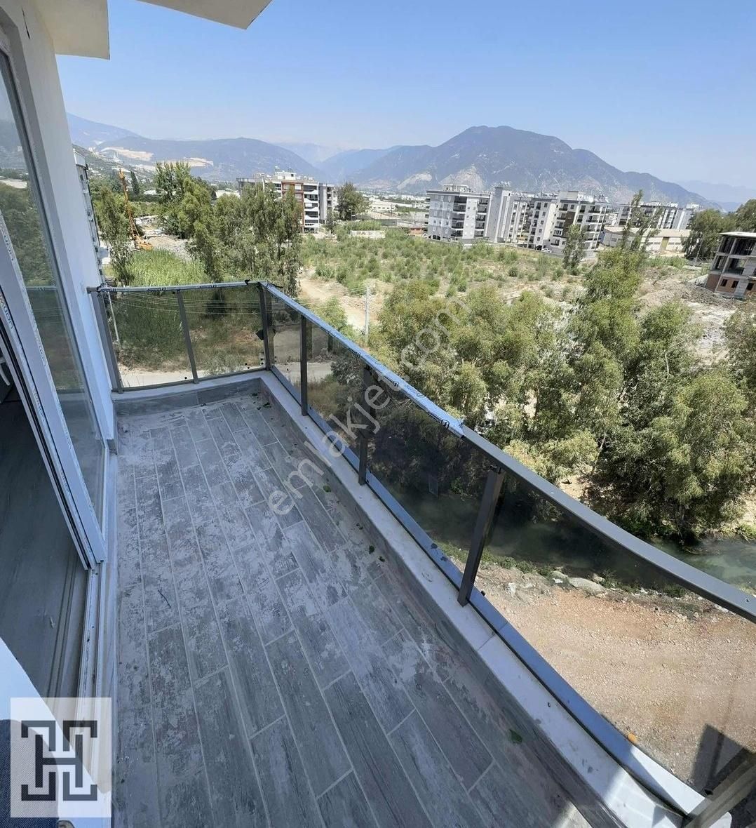 Ertuğrul'dan Finike Merkezde Oturuma Hazır Daire - Görsel 2