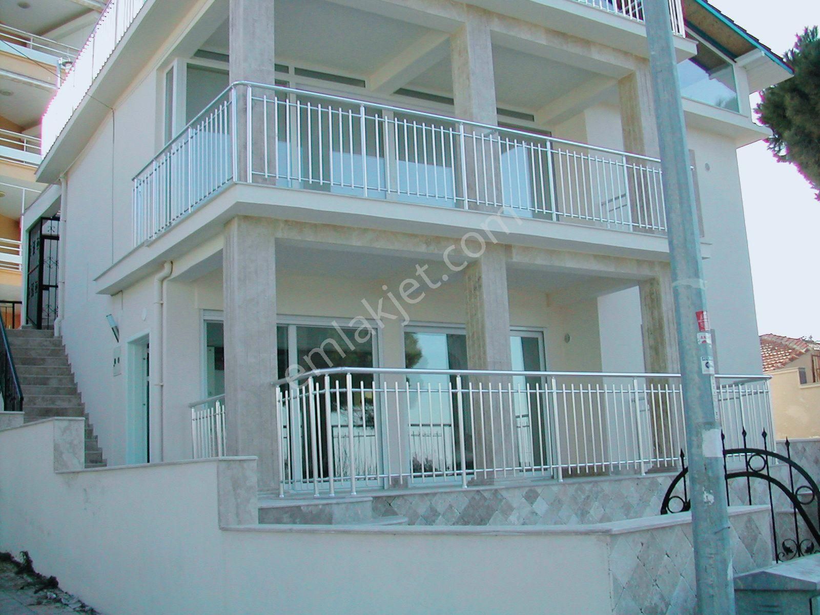 Kuşadası, Kadınlar Denizinde Denize 60 Mt Satılık Bina - Görsel 7