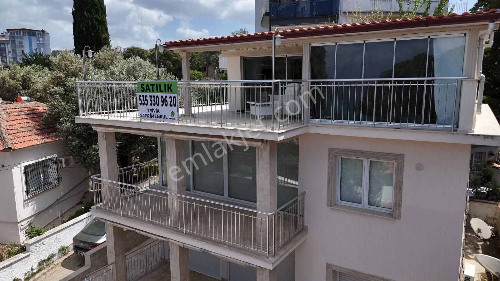 Kuşadası, Kadınlar Denizinde Denize 60 Mt Satılık Bina - Görsel 35