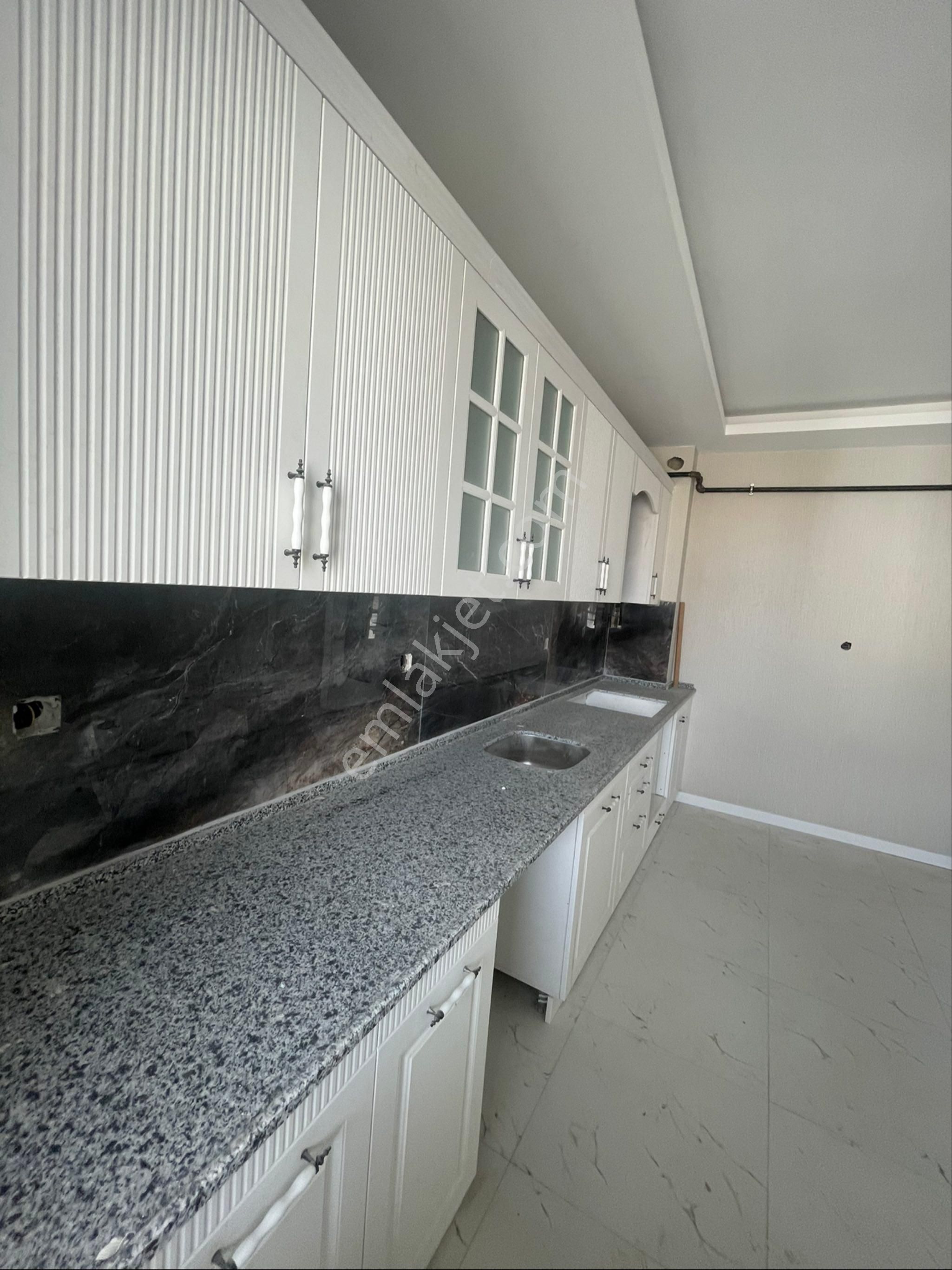 Aktel Gayrimenkulden Selahatineyubide Satılık 3+1 Daire