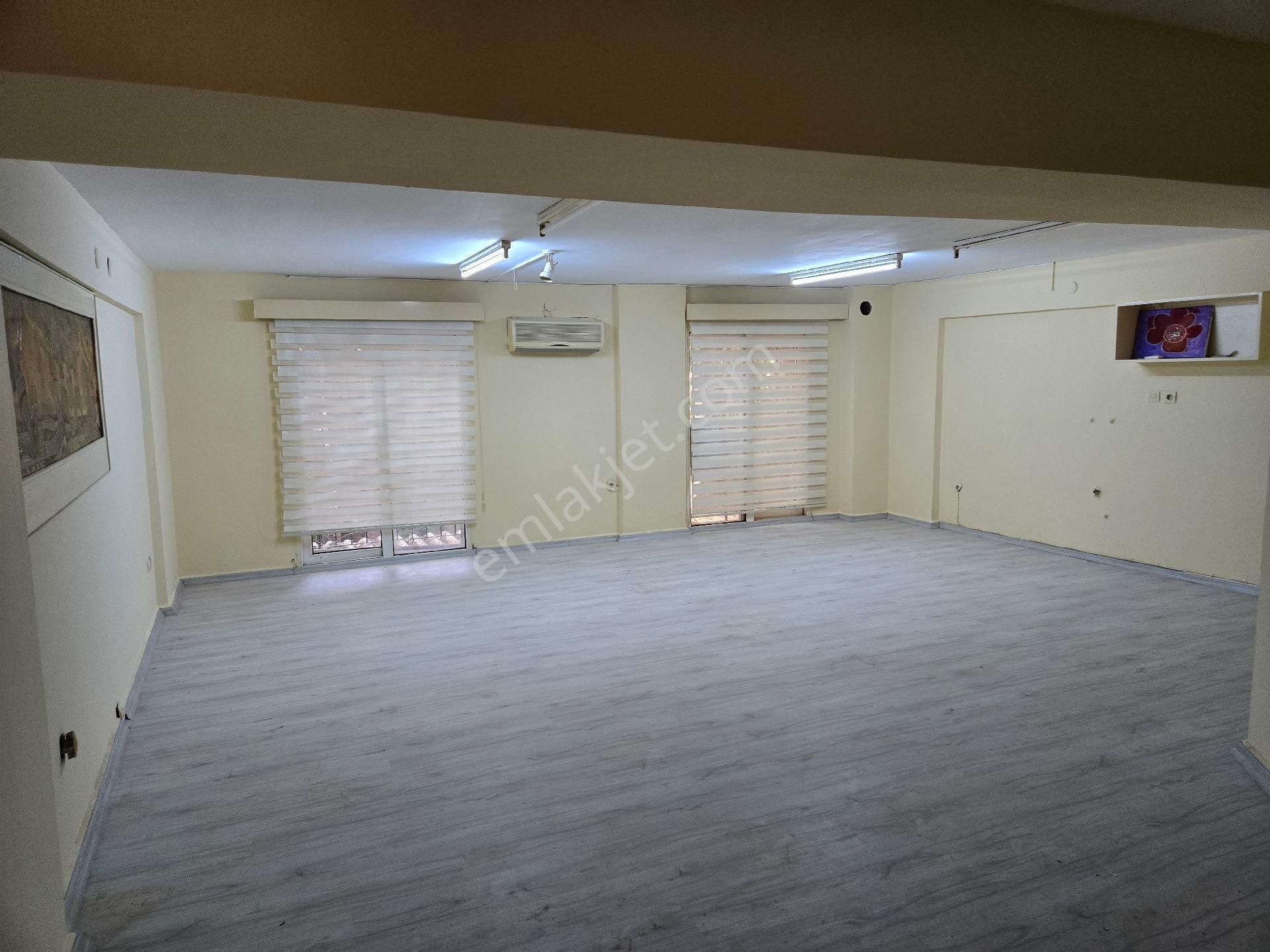 Alsancak Pazar Sokağı Yakını 60m2 1+0 1.kat Daire Kiralıktır.