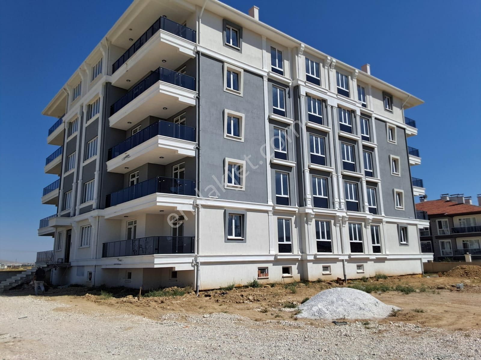 Karşıyaka Mah 3+1 Ultra Lüks 170 M2 Site İçi Daire