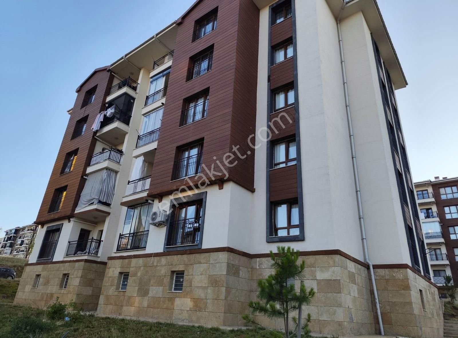 Galericiler Sitesinin Hemen Yanında Yemişlik 1 Etp Satılık Daire