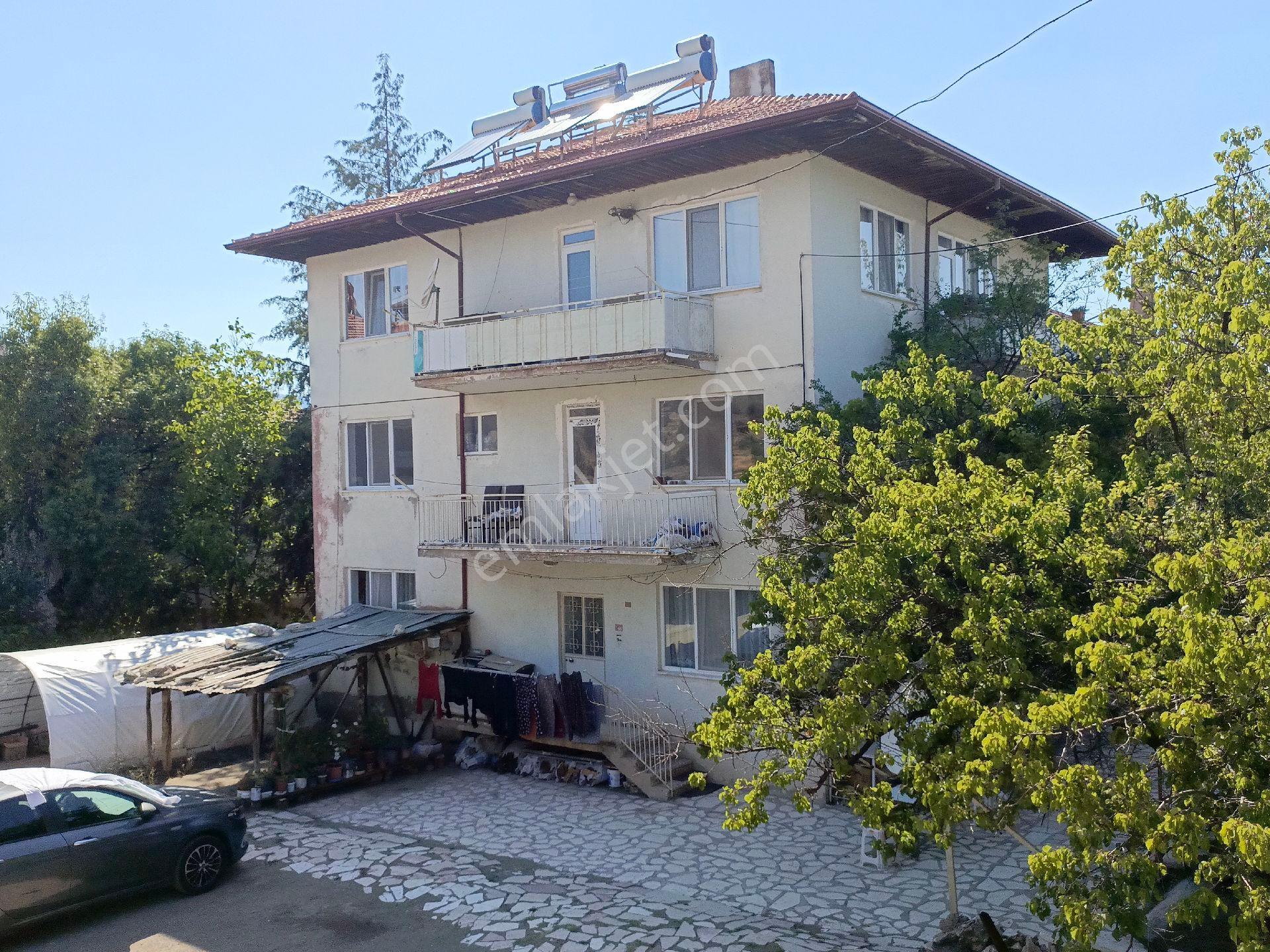 Fiyat Düştü Yeşilova 3 Katlı Müstakil Ev - Görsel 2