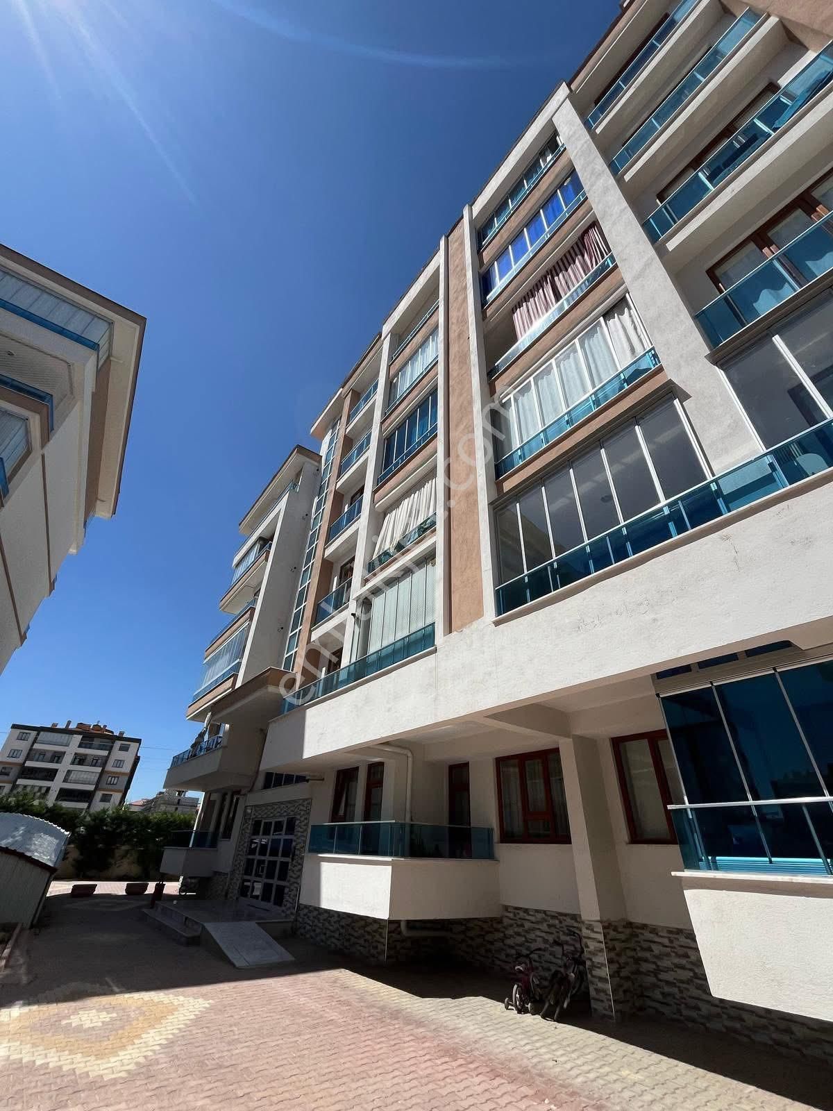 Gürhan Gayrimenkulden Satılık Mengene Mahallesinde Son Kat 3+1