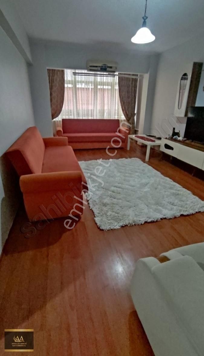 Avcılar Adres Gayrimenkul Eşyalı Kiralık Daire Merkezde