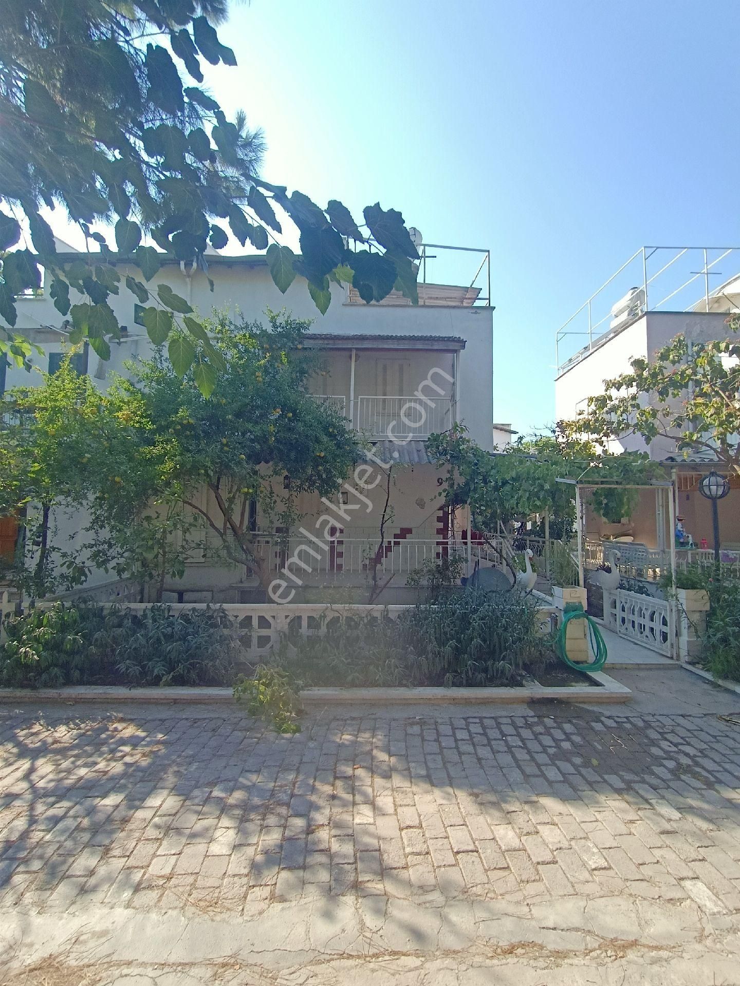 Kuşadası Karaovada Denize Yakın Bakımlı Yazlık