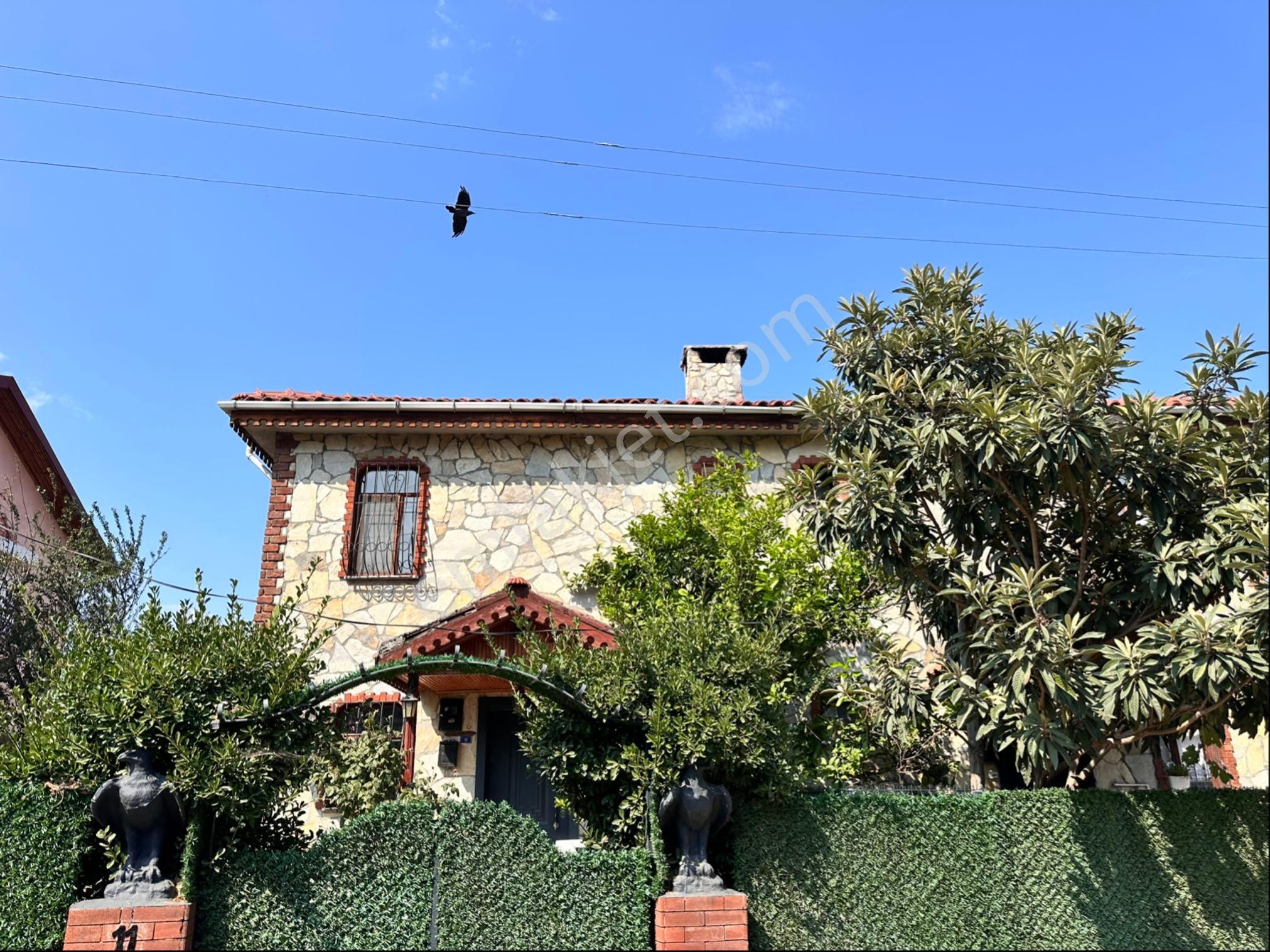 Gölcük Donanma Mahallesinde Deniz Manzaralı Kiralık Villa