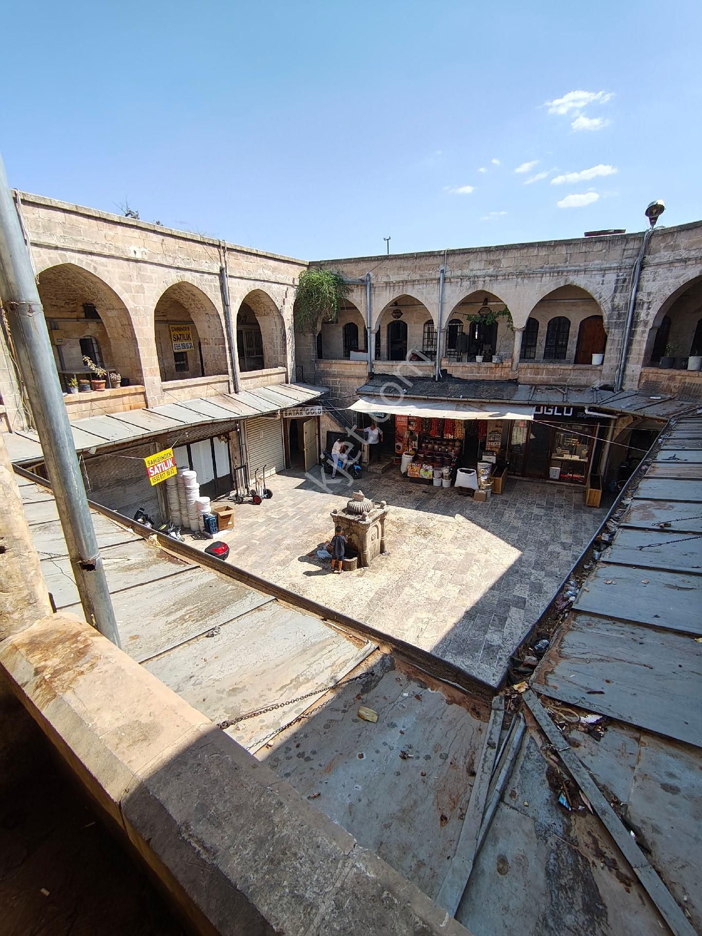 Satılık Uygun Fiyata Tarihi Eser Mencek Hanında Dükkan 