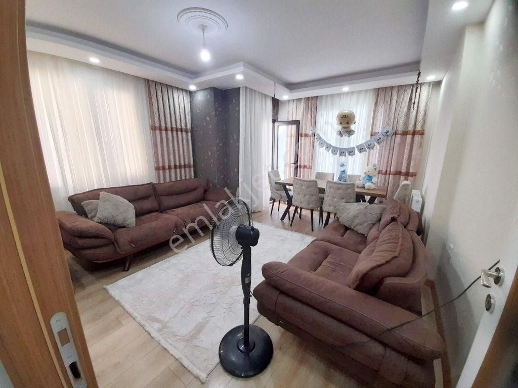 Beylikdüzü Yakuplu Mah.merkezi Konumda 2+1 Satılık Daire