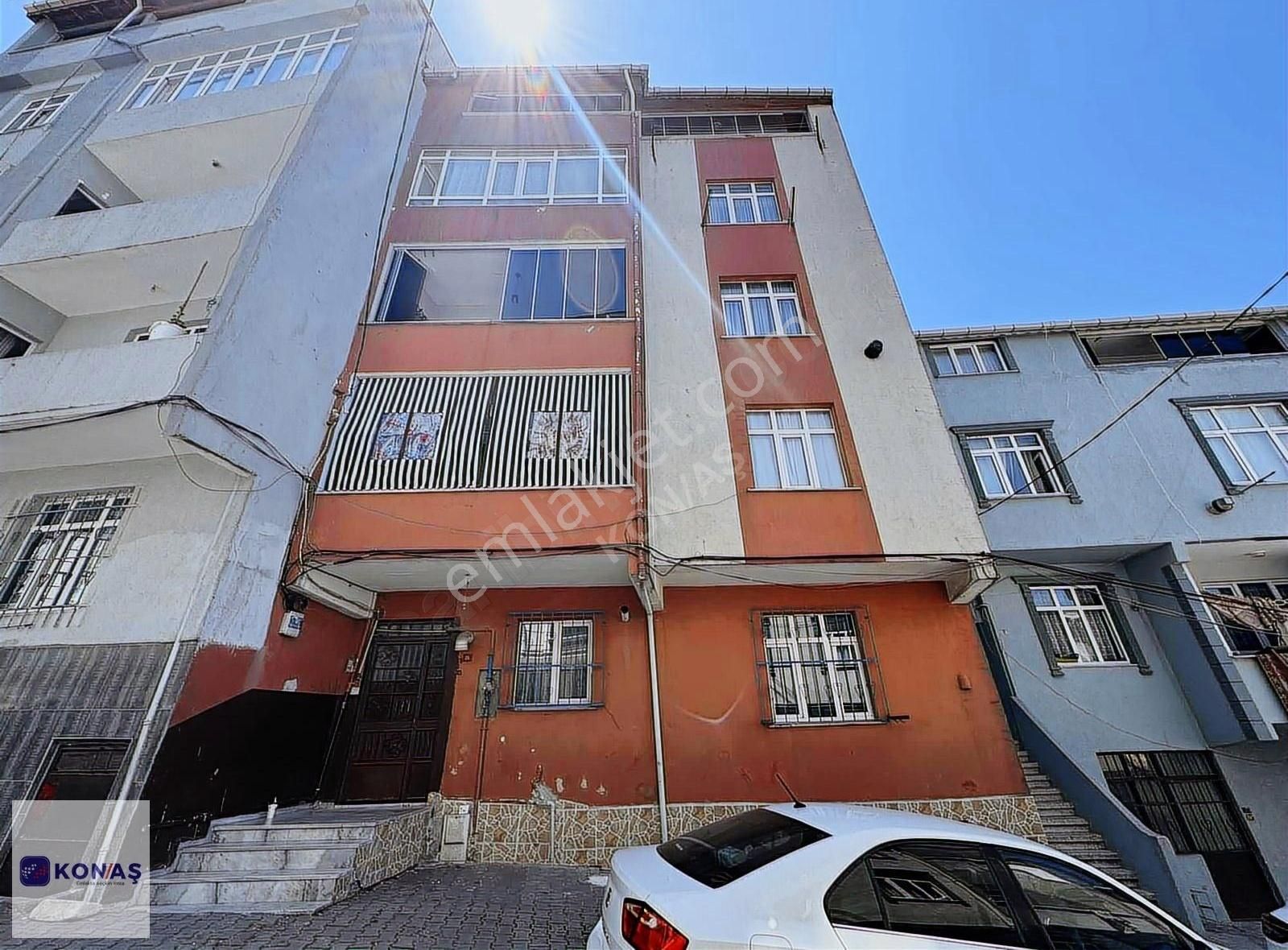 Konaştan Arnavutköy Yunus Emre Mahallesi Satılık Yüksek Giriş