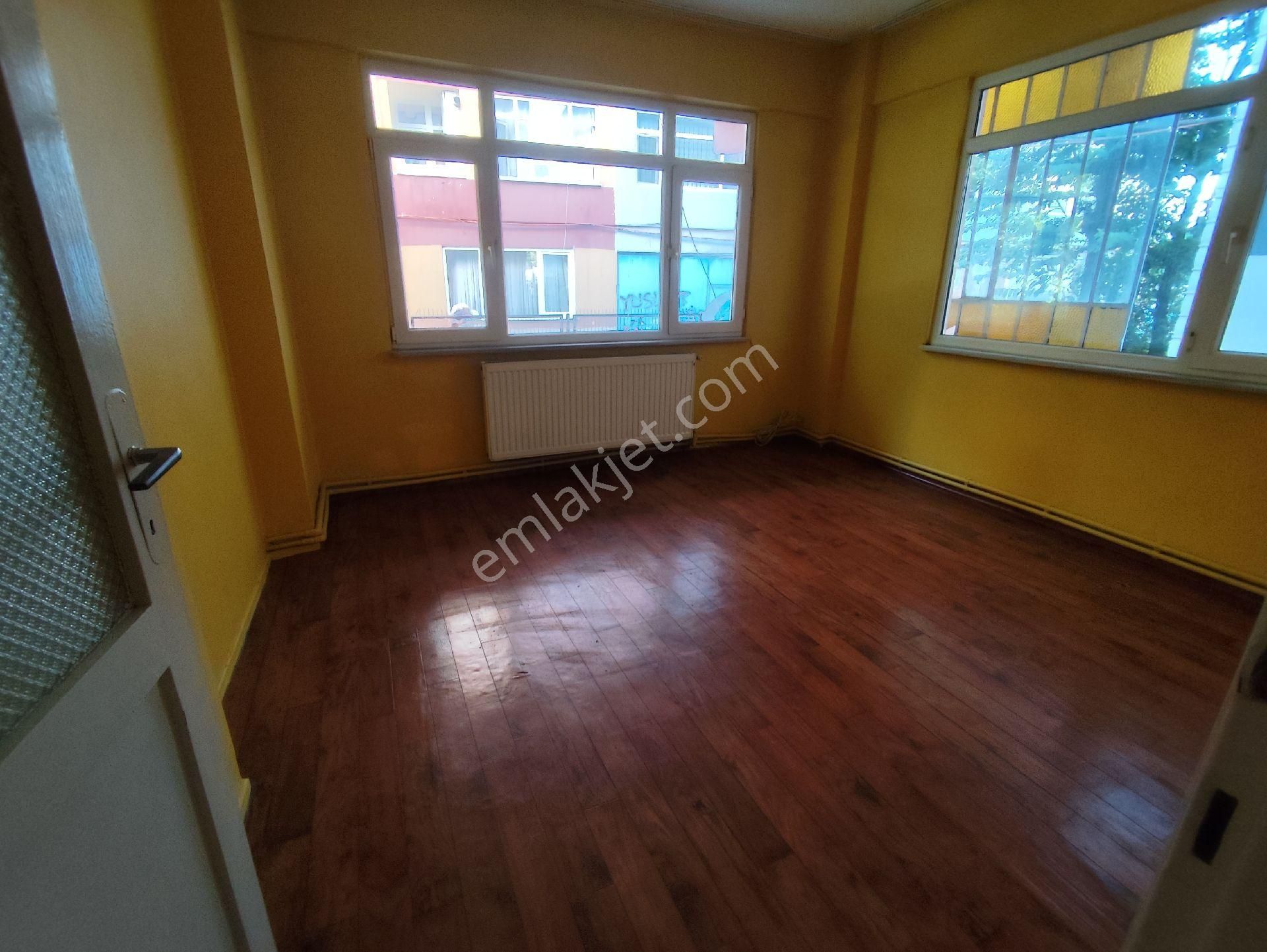 Yedikule Hacıevhattinde Kiralık 2+1 Yüksek Giriş
