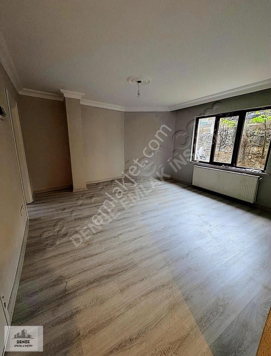 Metroya 150 Mesafede 100m2 2+1 Bahçe Katı