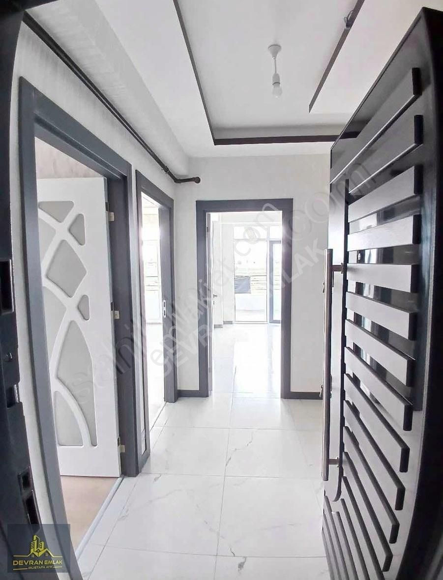 Meram Alakova Mahallesinde Cam Balkon&kombi Ankastreli 2+1 Daire