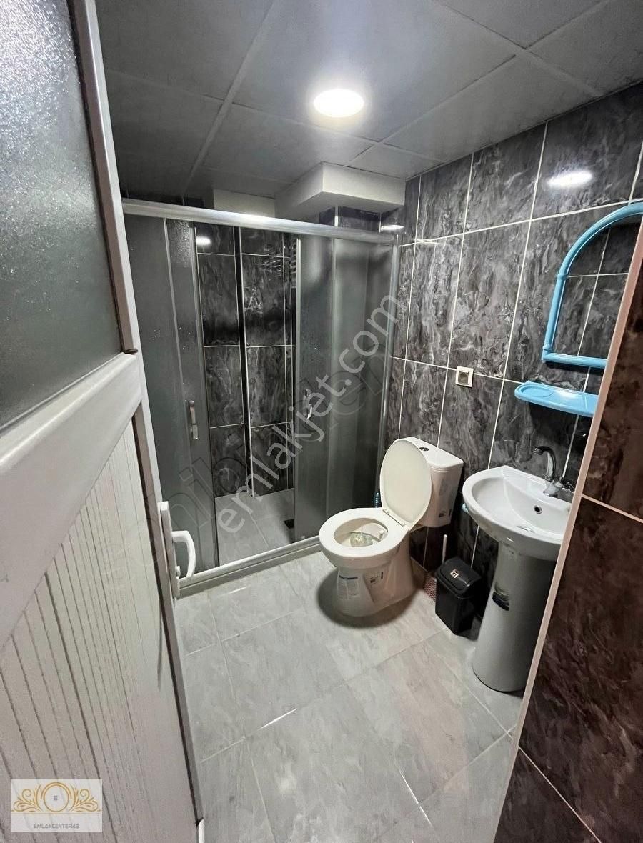 Emlak Centerden Meydanda Esyalı 1 +1 Daire
