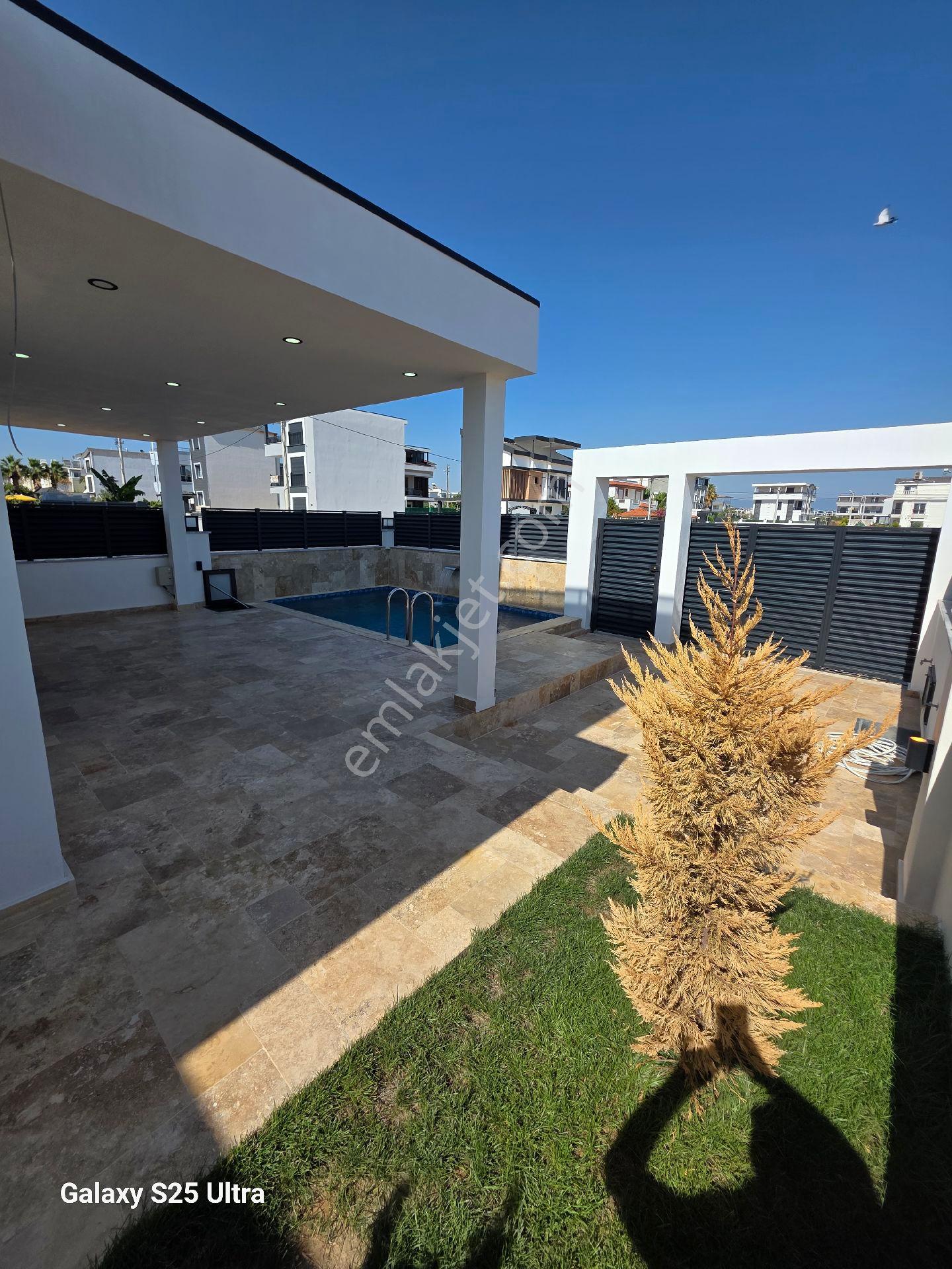 Didim Efeler Mahallesinde Satılık Müstakil Havuzlu Tripleks Villa - Görsel 4