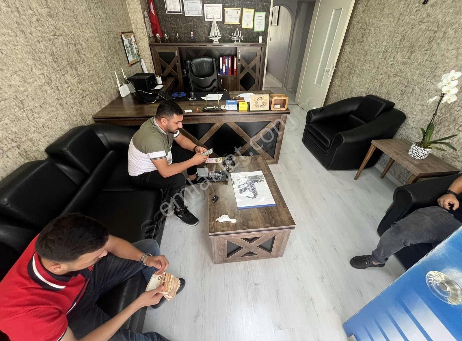 Atakent Mahallesinde Kiralık Eşyalı Kurulu Tezgah