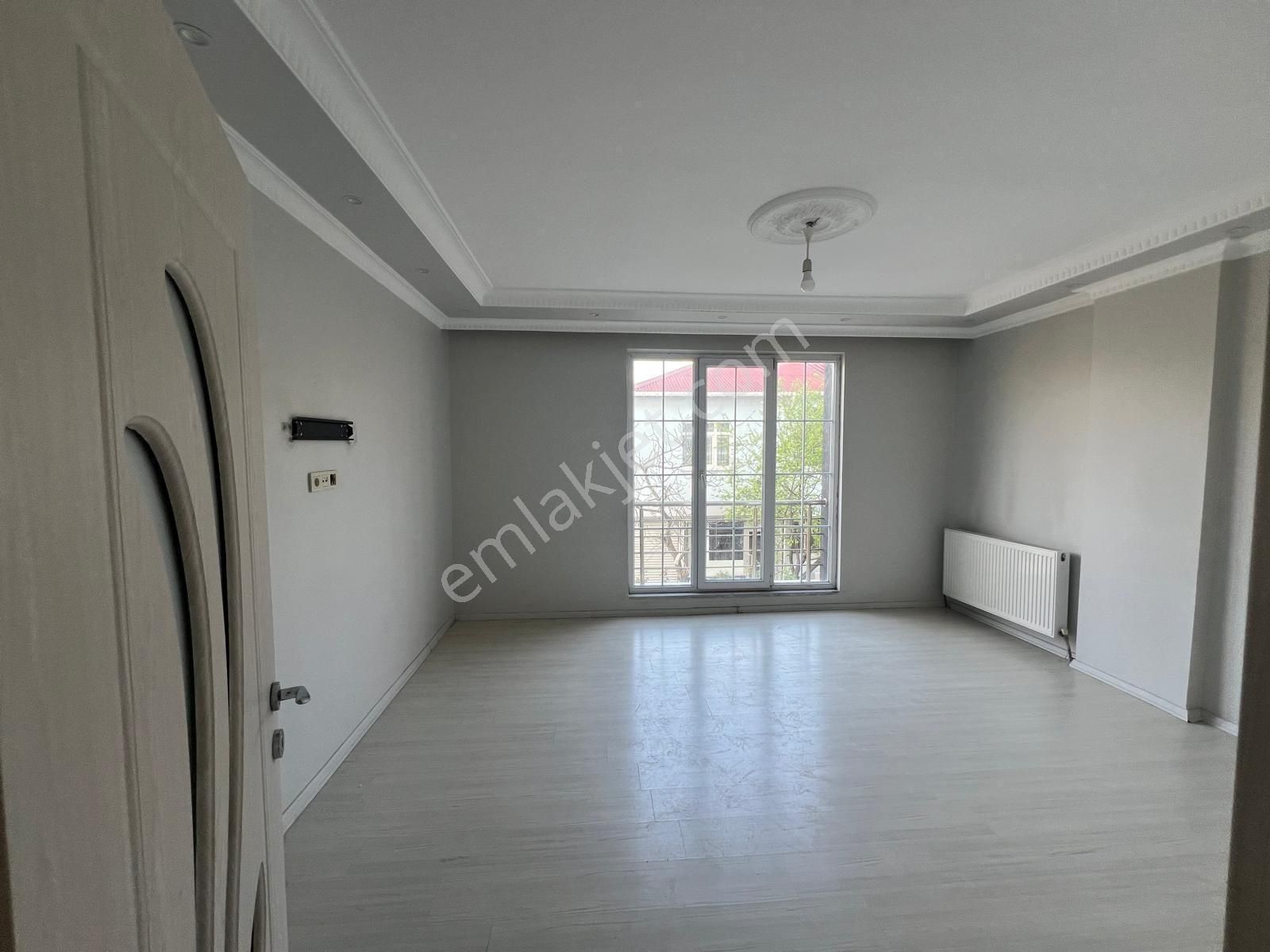 Has Evim Yapıdan Arnavutköy Karlıbayırda Satılık 100 Mt Evebeyn Banyolu Lüx Arakat