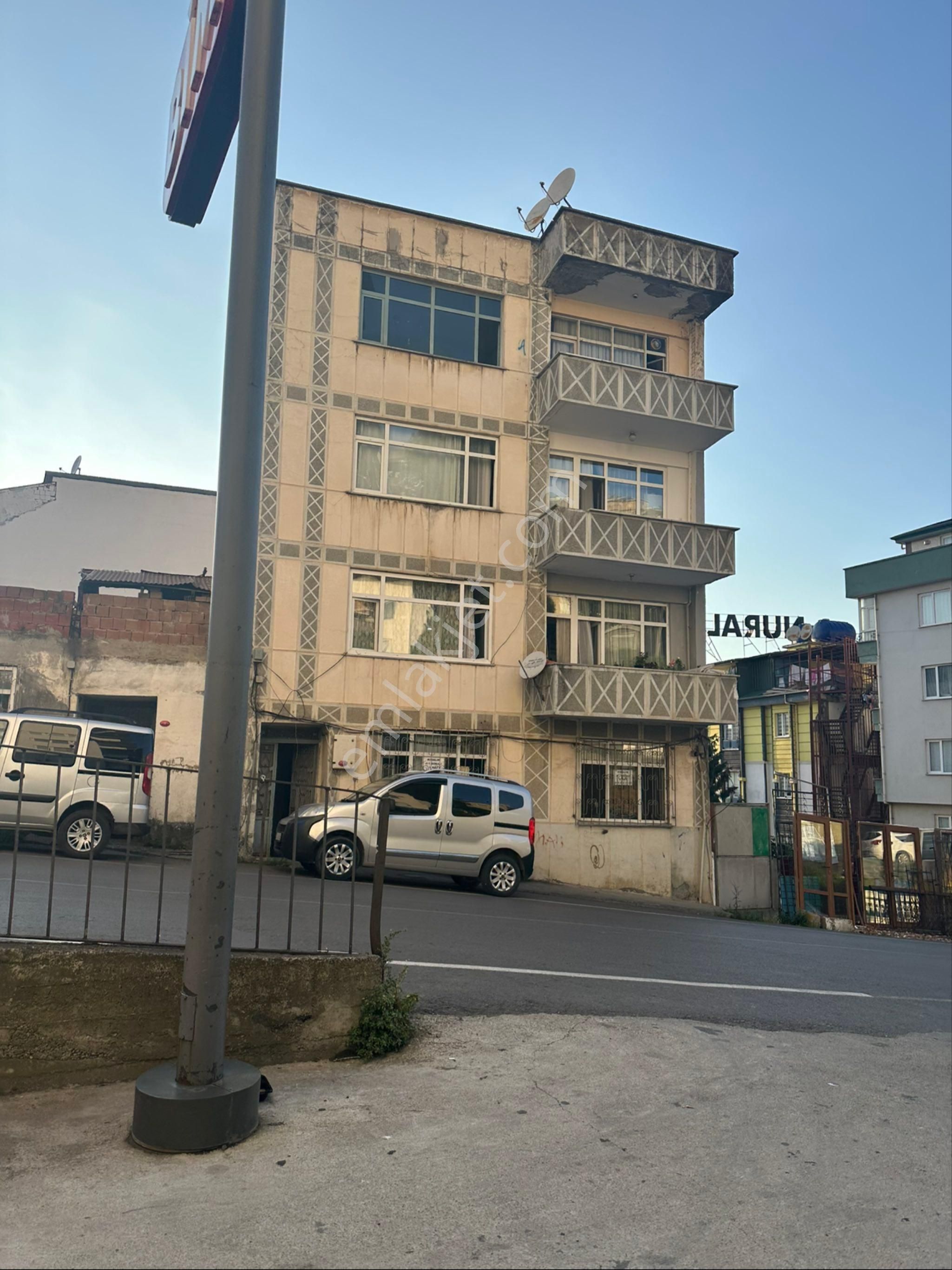 Trabzon 2 Nolu Bostancida 4+1 Eşyasiz Sobali Kiralik Daire Daire 25 Agustosta Boşalacaktir