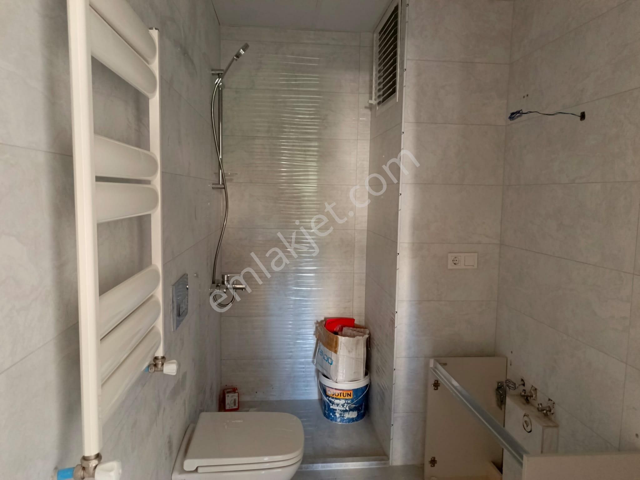 Güvenlikli Sitede Sıfır Ara Katta 2+1 Kapalı Mutfaklı,boş Daire. - Görsel 14