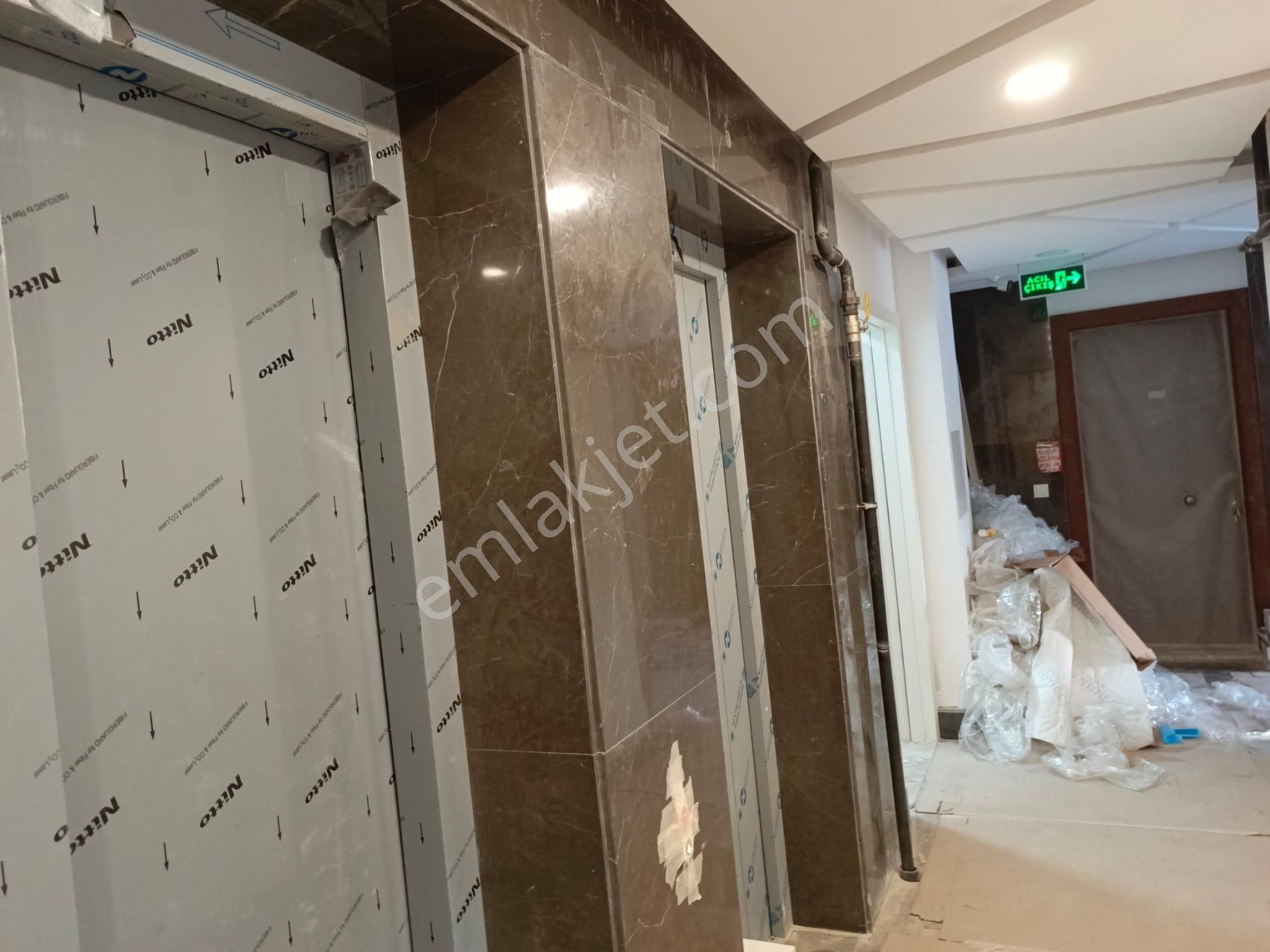 Güvenlikli Sitede Sıfır Ara Katta 2+1 Kapalı Mutfaklı,boş Daire. - Görsel 19