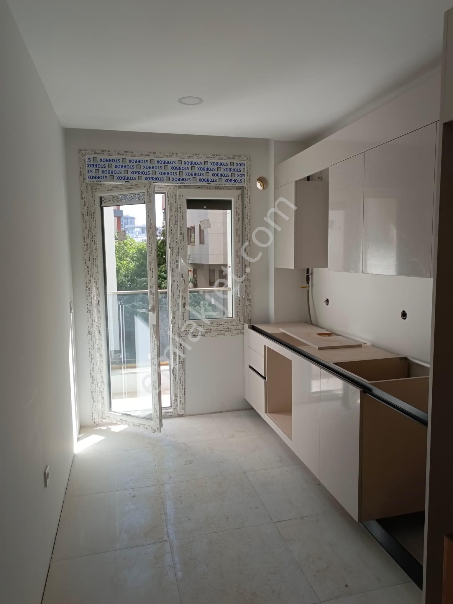 Güvenlikli Sitede Sıfır Ara Katta 2+1 Kapalı Mutfaklı,boş Daire. - Görsel 8