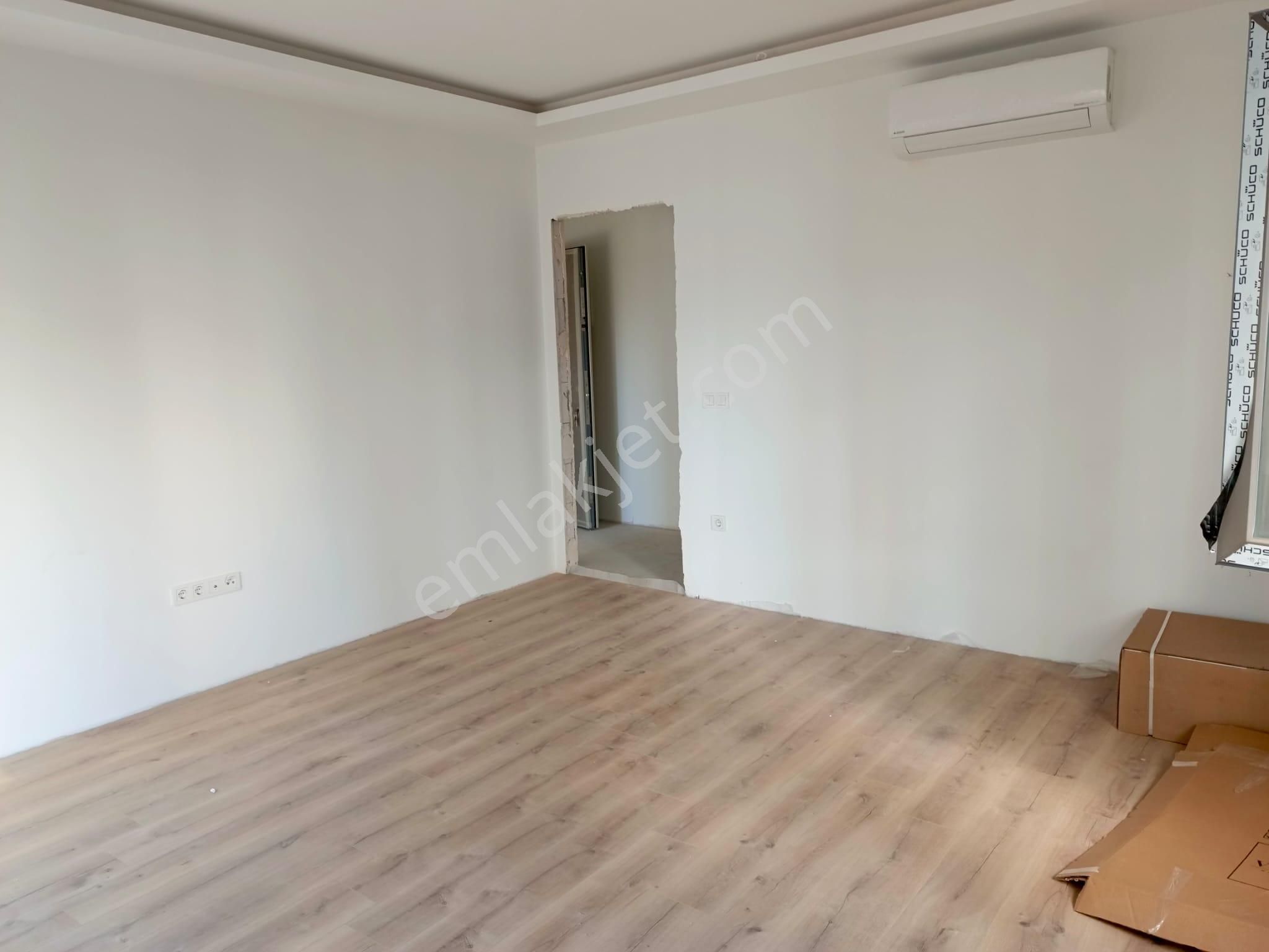 Güvenlikli Sitede Sıfır Ara Katta 2+1 Kapalı Mutfaklı,boş Daire. - Görsel 3