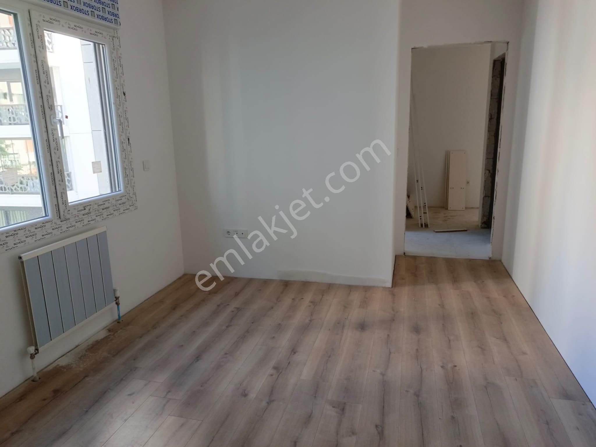 Güvenlikli Sitede Sıfır Ara Katta 2+1 Kapalı Mutfaklı,boş Daire. - Görsel 5