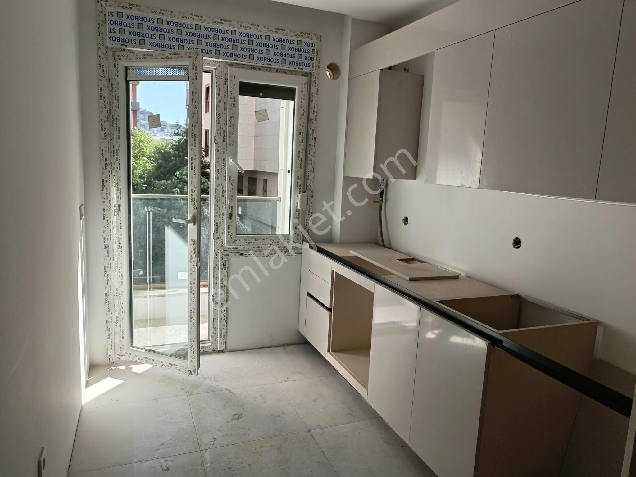 Güvenlikli Sitede Sıfır Ara Katta 2+1 Kapalı Mutfaklı,boş Daire. - Görsel 9