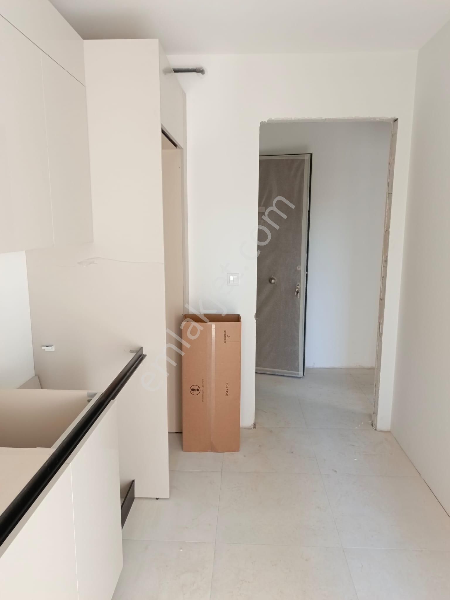 Güvenlikli Sitede Sıfır Ara Katta 2+1 Kapalı Mutfaklı,boş Daire. - Görsel 10